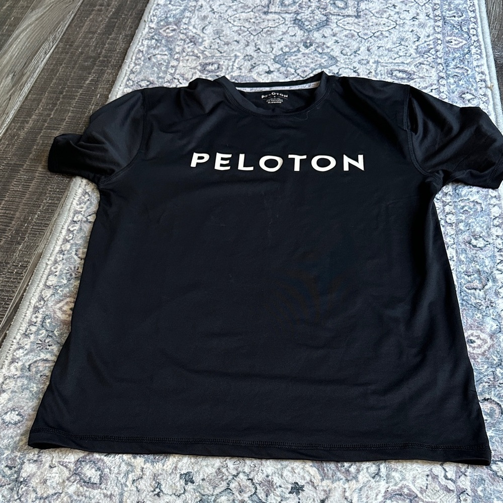 Peloton women’s Black Short Sleeve Tee